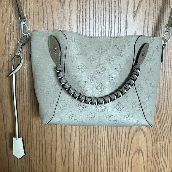 RARE Louis Vuitton Mahina Hina braided handles crossbody tote - Picture 3 of 15